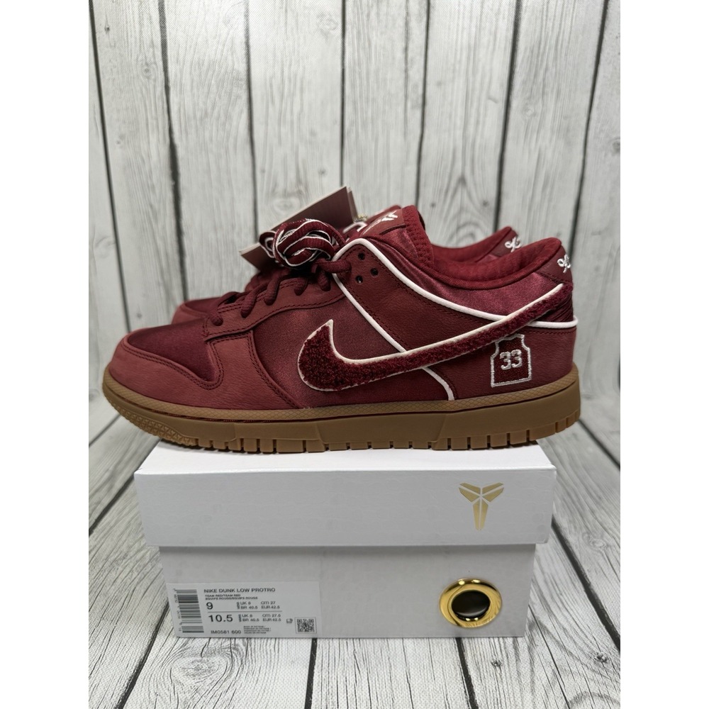 Kobe Bryant × Nike Dunk Low Protro 'Team Red' 'Lower Merion Away' Size 9M